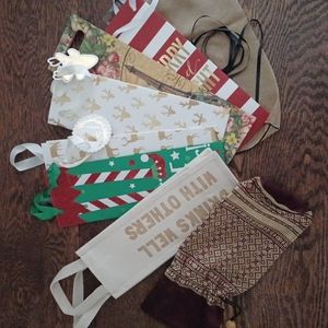 Bundle of 8 gift bags for wine